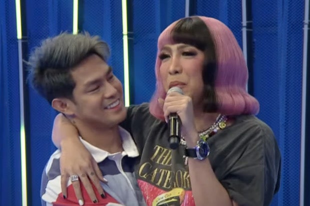 Ion Perez and Vice Ganda. Image: screengrab from YouTube/It’s Showtime