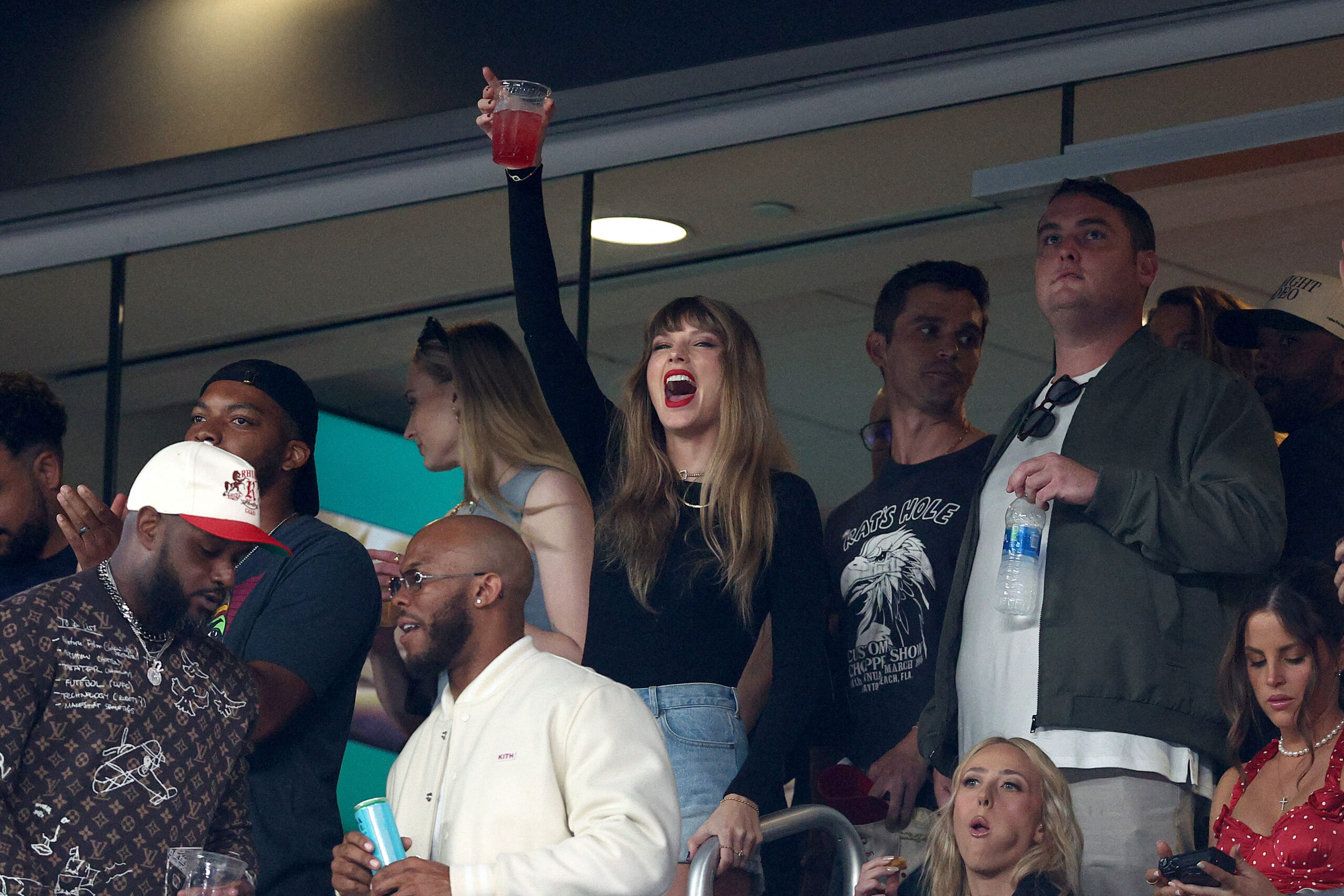 Taylor Swift spotted as rumored beau Kelce's Chiefs beat NY Jets