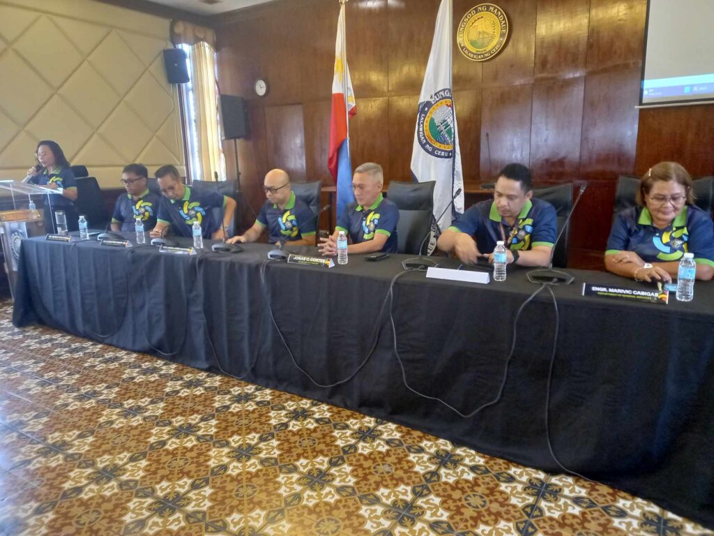 Mandaue City Mayor Jonas Cortes (center) led the official launch of Task Force APAS on Thursday.