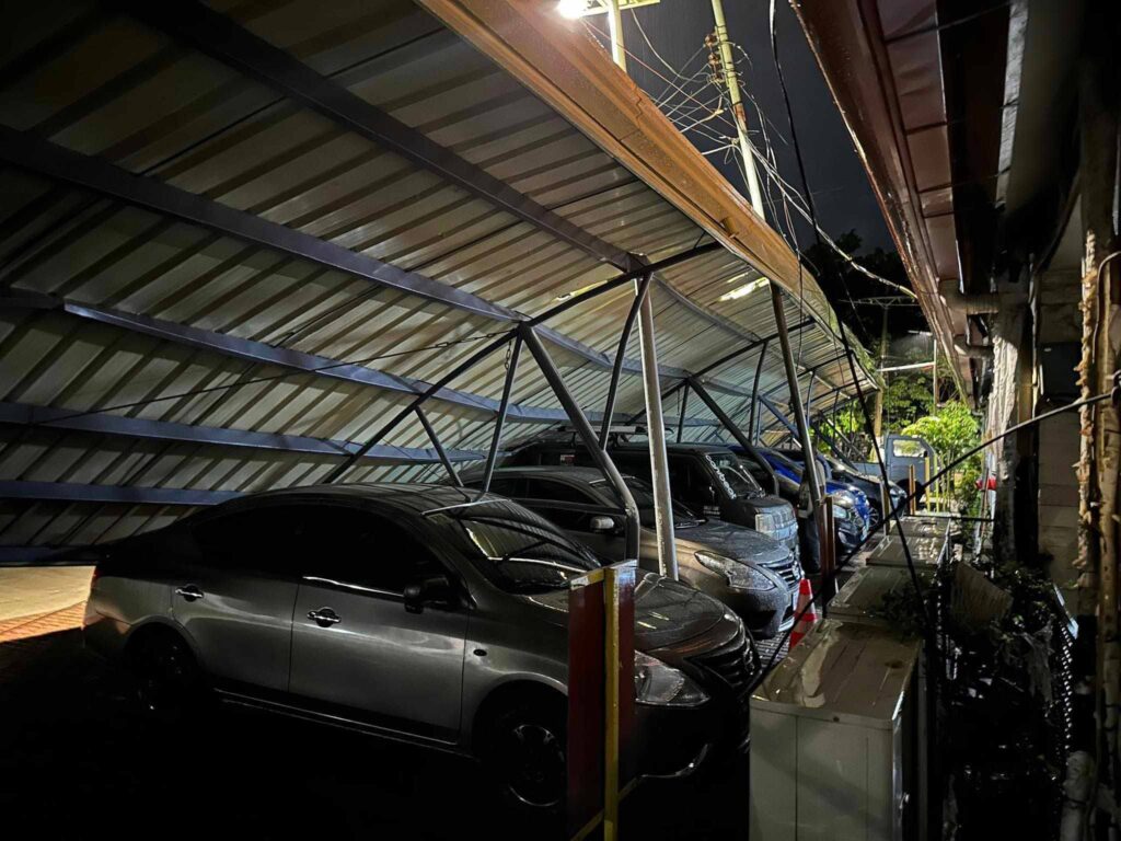 One of the seven parked vehicles was damaged following the collapse of the canopy of the Lapu-Lapu City Hall parking area. 