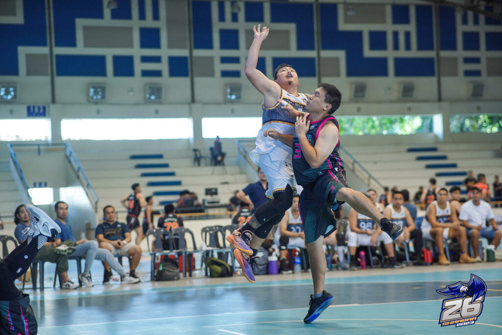 SHAABAA Season 26: Batch 2001, Batch 1990/1997 to clash in Division A finals . Batch 2000's Sergs Al Go Bui (light jersey) collides mid-air with Mark Guanzon of Batch 1990/1997 in their SHAABAA semifinals game. | SHAABAA photo