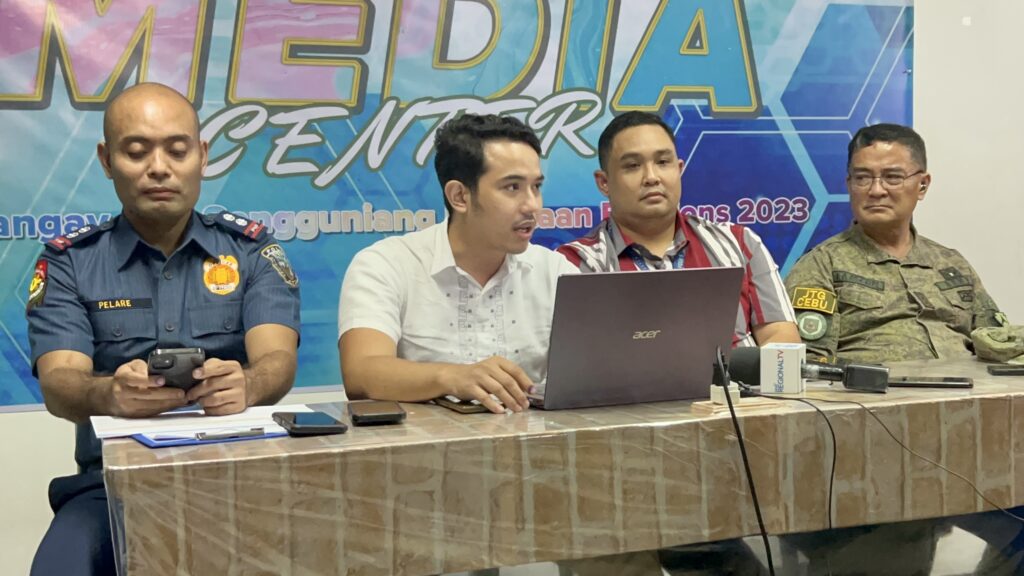 Police: Barangay and SK elections 2023 ‘peaceful and orderly’. In photo are Police Lieutenant Colonel Gerard Ace Pelare, PRO-7 spokesperson; Lawyer Joaquin Fernandez and Ivan Delos Santos, Comelec-7 administration officers; and Colonel Erwin Lamzon, JTG commander.