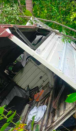 Jeepney falls into 200-foot cliff in Ginatilan, 8 injured including 2 minors. This is the back of the Toyota Tamaraw FX which fell off a cliff in Ginatilan town in southern Cebu on Friday, October 13. Eight were injured in the accident. | Contributed photo via Paul Lauro