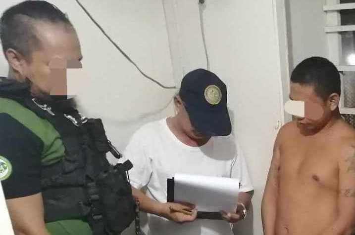 Police arrest Philip Llaguno, who reportedly had 10 packs of shabu, the local term for metahemphatamine, weighing a total of 550 grams, and with an estimated street value of P3.7 million.