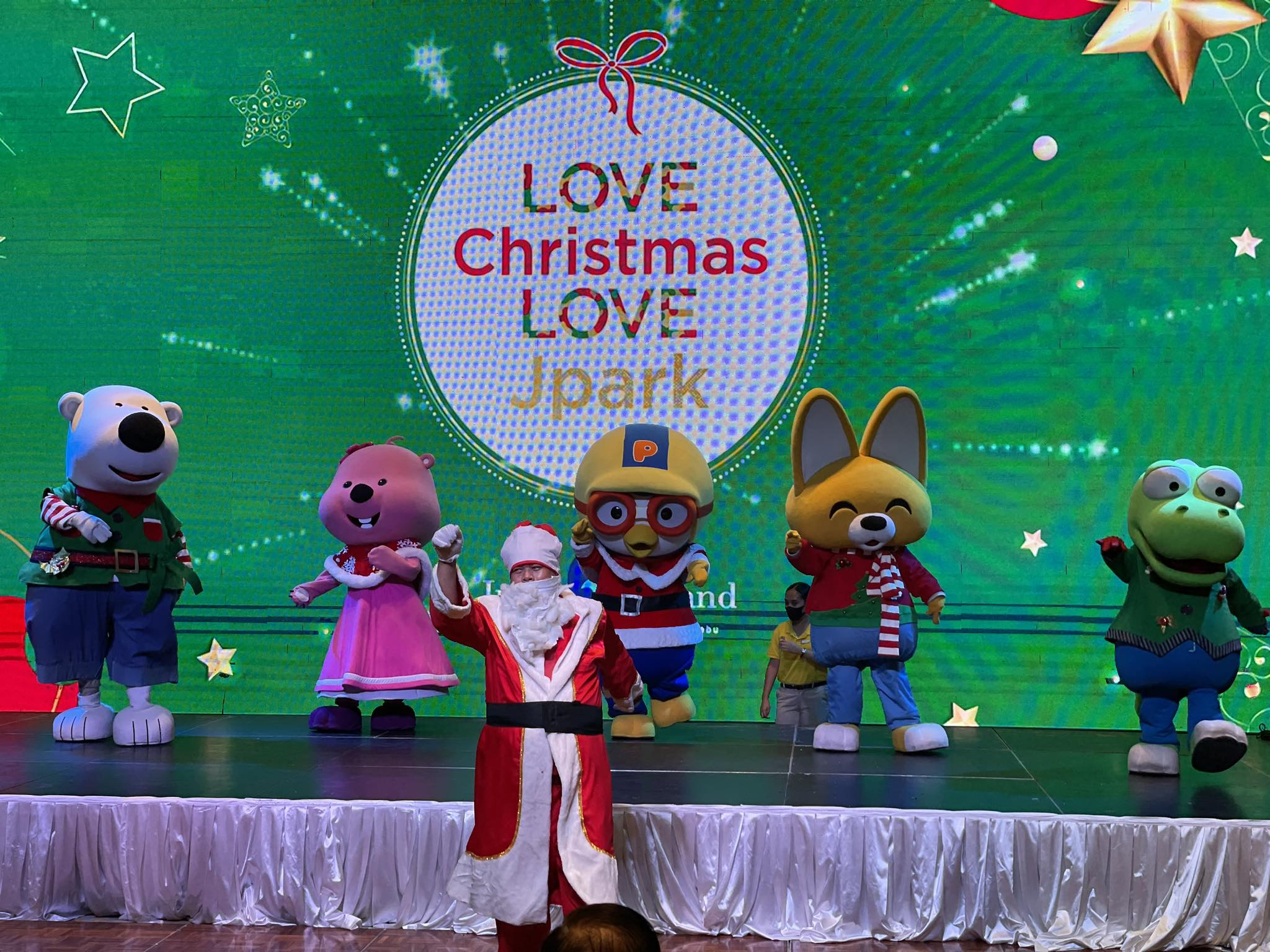 Celebrating the Season of Joy at JPark Island Resort & Waterpark Cebu: A Dazzling Christmas Tree Lighting Event