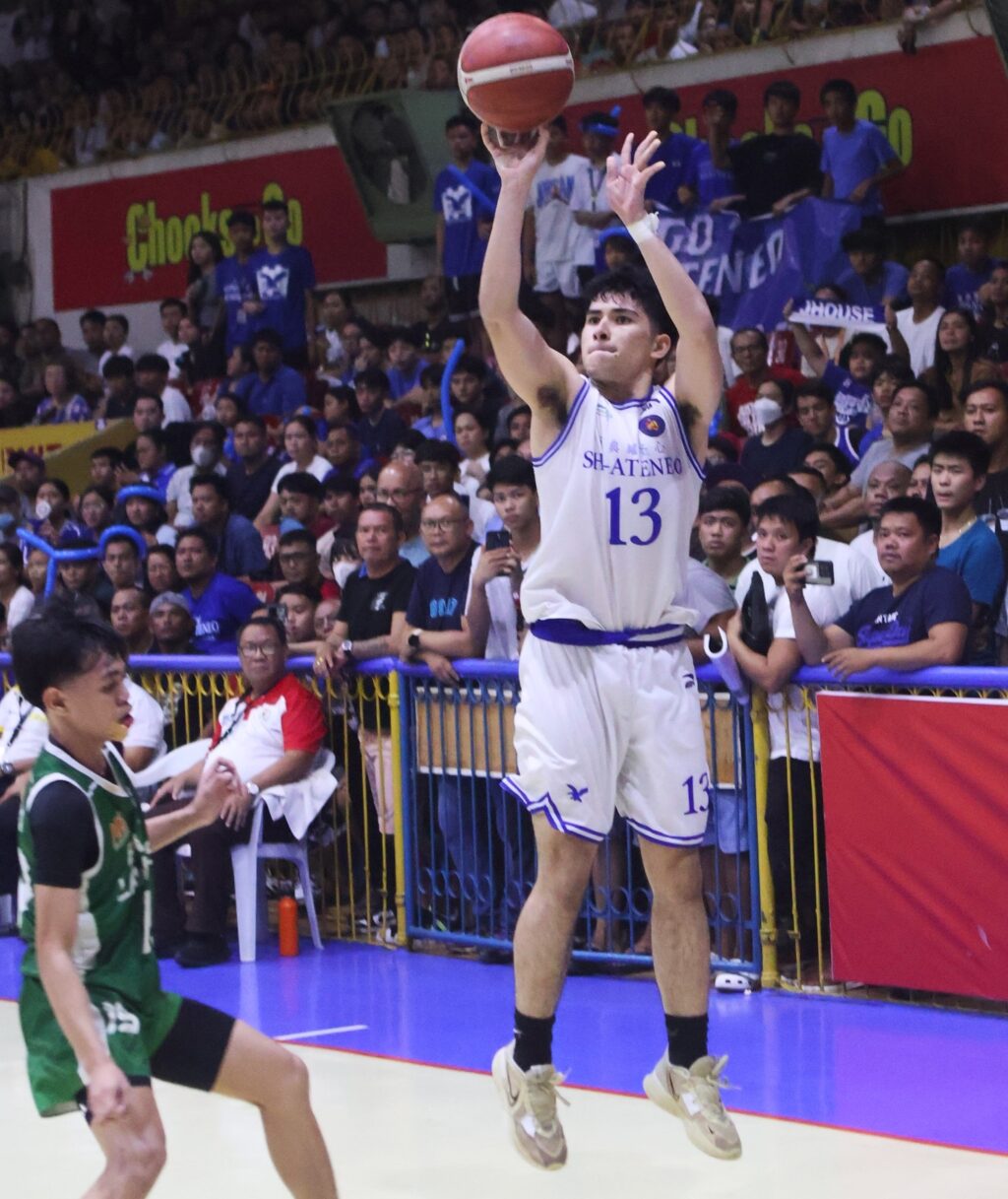 Nikolas Yu shooting a three in Game 3 of the Cesafi High School best-of-three finals series against UV. | Photo from Sugbuanong Kodaker