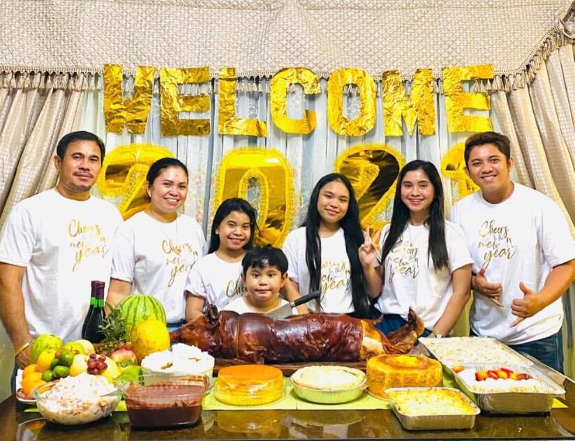 12 round fruits for New Year's eve: Why people prepare them. In photo are the Jeminez family.