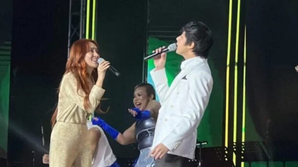Kathryn Bernardo and Daniel Padilla at Araneta Coliseum, Dec. 13. Image from ABS CBN 