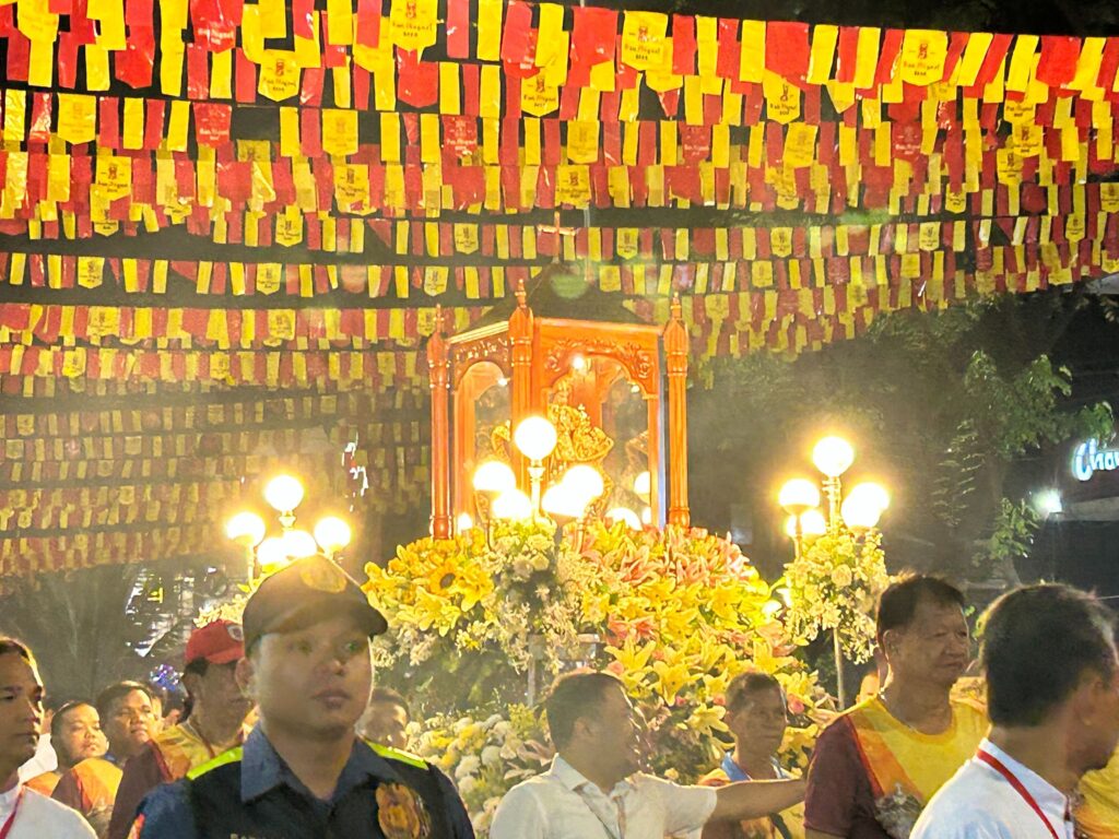 'Walk with Jesus': The carriage carrying the Sto. Nino leads the procession marking the start of the 459th Fiesta Senor activities. | Nina Mae Oliverio
