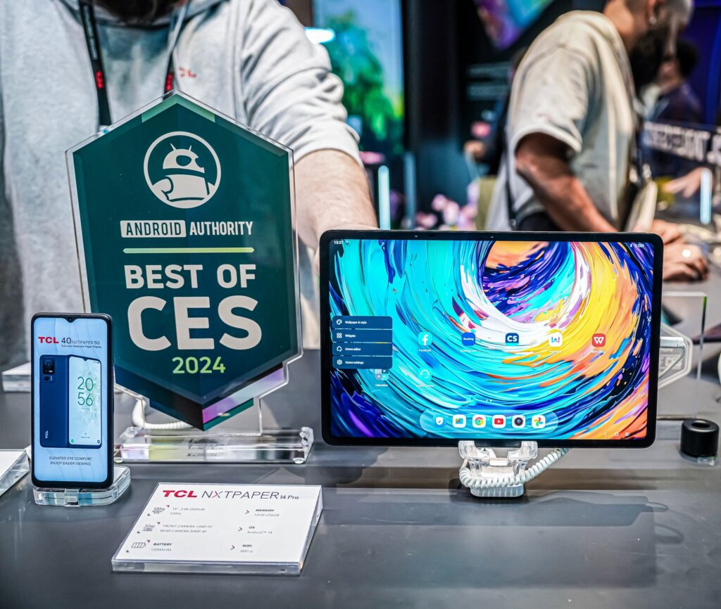 TCL 40 NXTPAPER honored with a CES 2024 Innovation Award