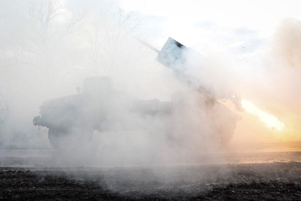 Ukraine. Ukrainian servicemen of the 59th Separate Motorised Infantry Brigade of the Armed Forces of Ukraine fire a BM-21 Grad multiple launch rocket system toward Russian troops near a frontline, at an undisclosed location in the Donetsk region, Ukraine, February 4, 2024. REUTERS/Alina Smutko