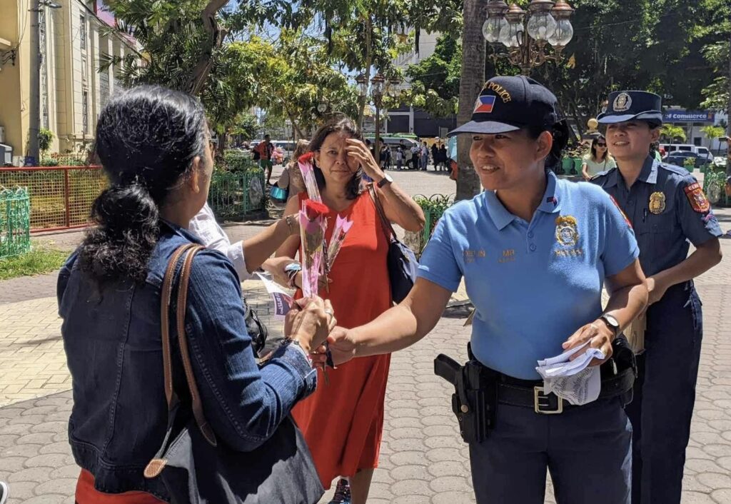 Valentine's Day checkpoint with a twist: HPG-7, CCPO give flowers, gifts to public
