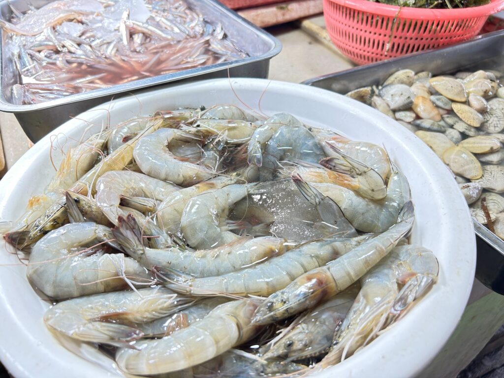 Market Prices Cebu. Fresh shrimp and other fresh seafood are available at the Ramos Public Market. | Niña Mae Oliverio