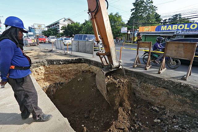 Cebu City diggings: Rama stops all road excavations