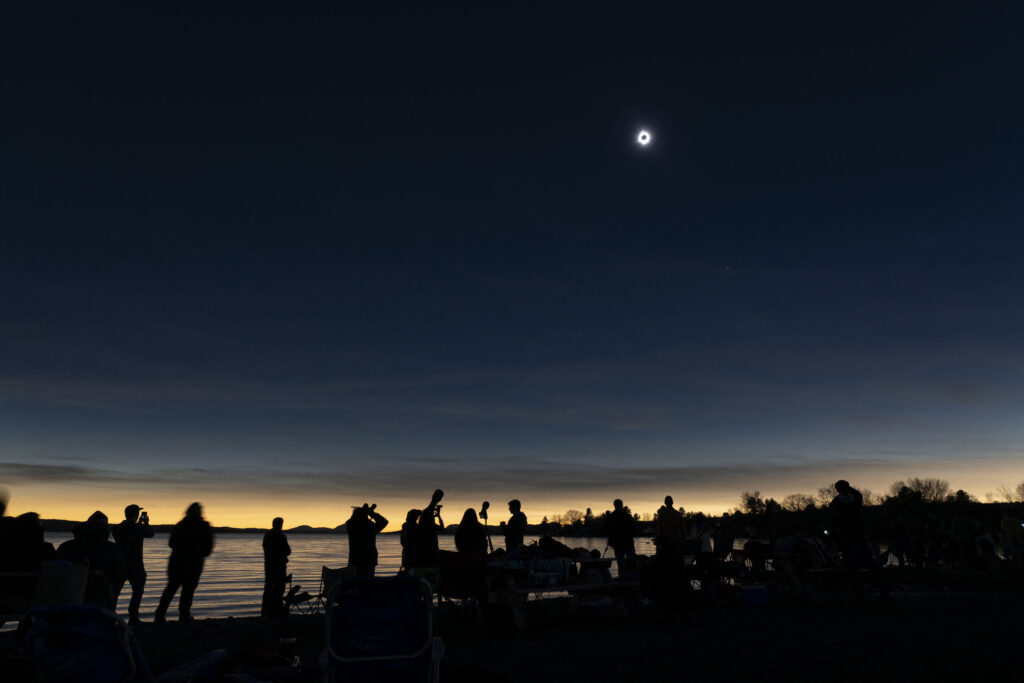 'Spectacular' total solar eclipse leaves North Americans spellbound