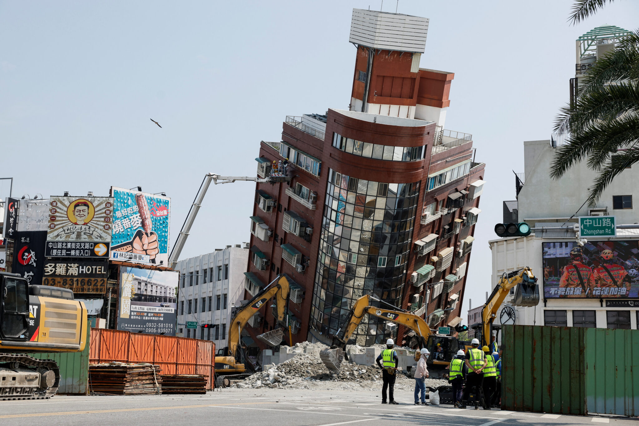 Why is Taiwan so exposed to earthquakes and so well prepared to