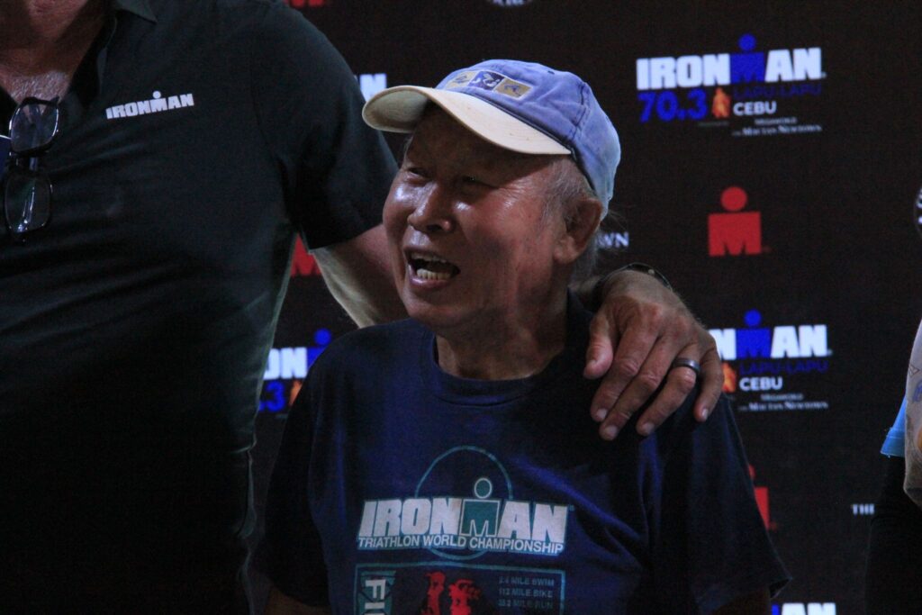 来认识一下加入 IRONMAN Lapu-Lapu 的 87 岁马来西亚铁人三项运动员 | 宿雾日报