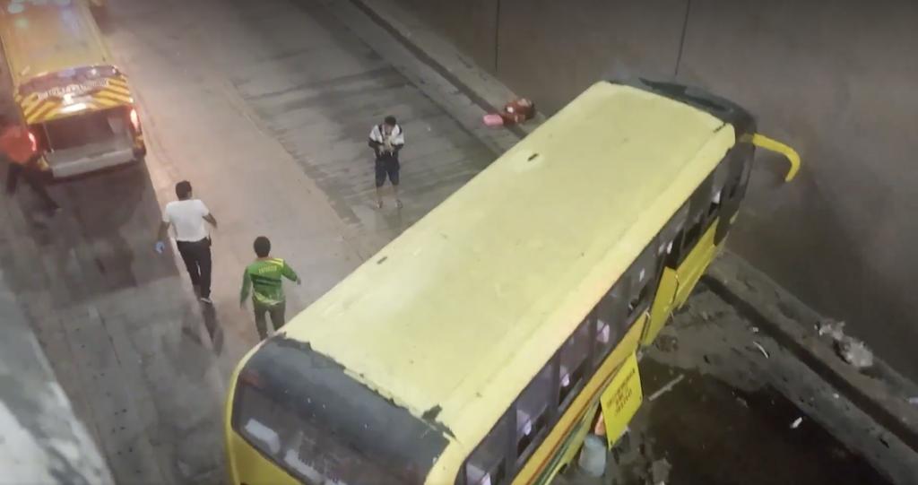LOOK: Cebu City accidents. A Ceres Bus is involved in a road accident involving a motorcycle, and a car at the Mambaling Underpass in Barangay Mambaling at past 3 a.m. today, April 22. | screen grab from video via Futch Anthony Inso