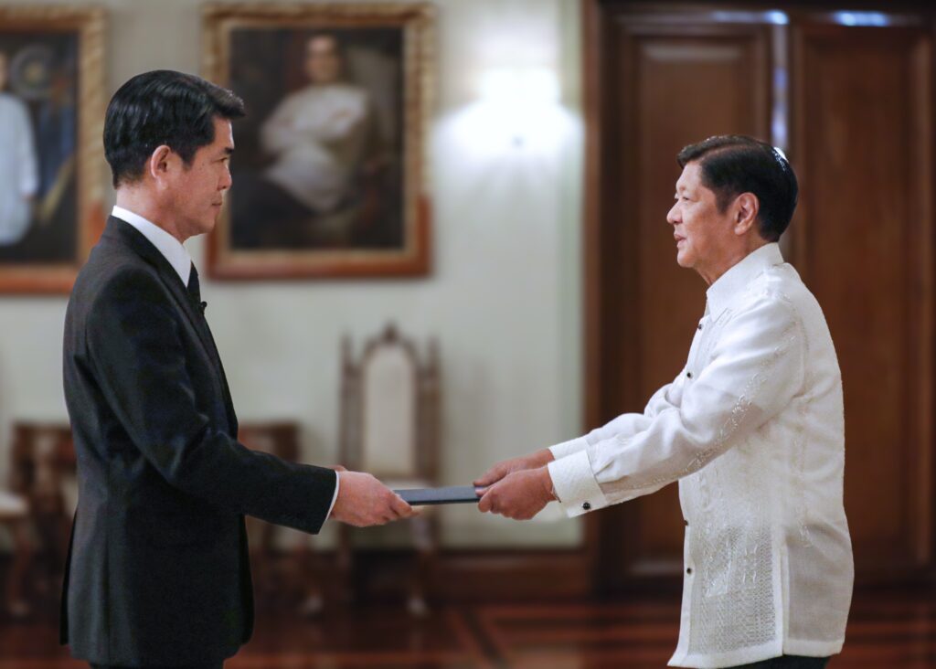 Newly installed Japanese Ambassador to the Philippines Endo Kazuya presented his Letters of Credence to President Ferdinand Marcos Jr. at the Malacanang Palace. This marks the official commencement of Kazuya's term of office. 
