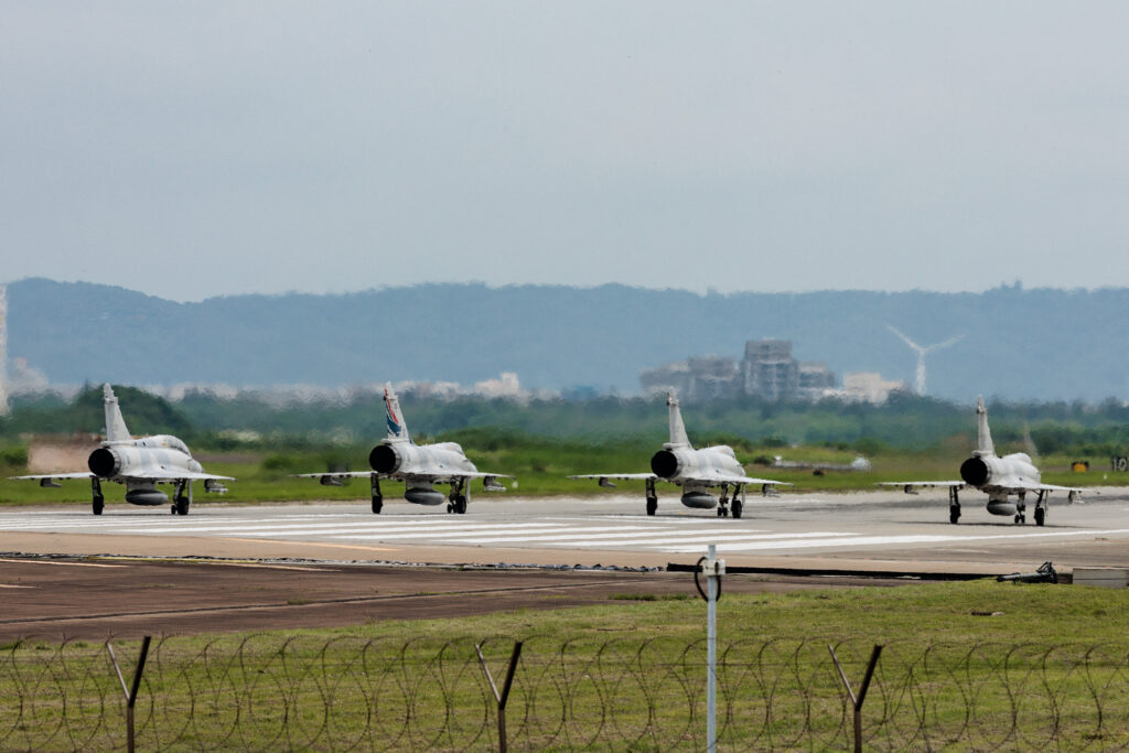 Taiwan slams China's military drills as 'irrational provocations'. In photo are Taiwanese air force Mirage 2000 fighter jets waiting for take off at a base in Hsinchu in northern Taiwan on May 23, 2024. China on May 23 encircled Taiwan with naval vessels and military aircraft in war games aimed at punishing the self-ruled island after its new president vowed to defend democracy. (Photo by Yasuyoshi CHIBA / AFP)