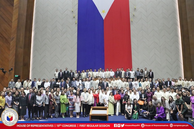 House slammed by CBCP for divorce bill OK. Members of the House of Representatives gathered for a group picture on Wednesday, March 23, 2023 as they adjourned their session. (FIle photo from the House Facebook page)