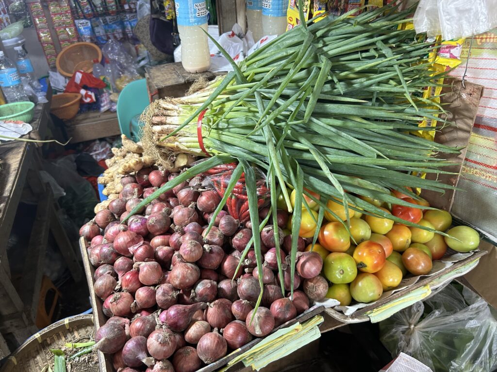 Market Prices Cebu. Onions and tomatoes are available at the Mandaue City Public Market. | Emmariel Ares