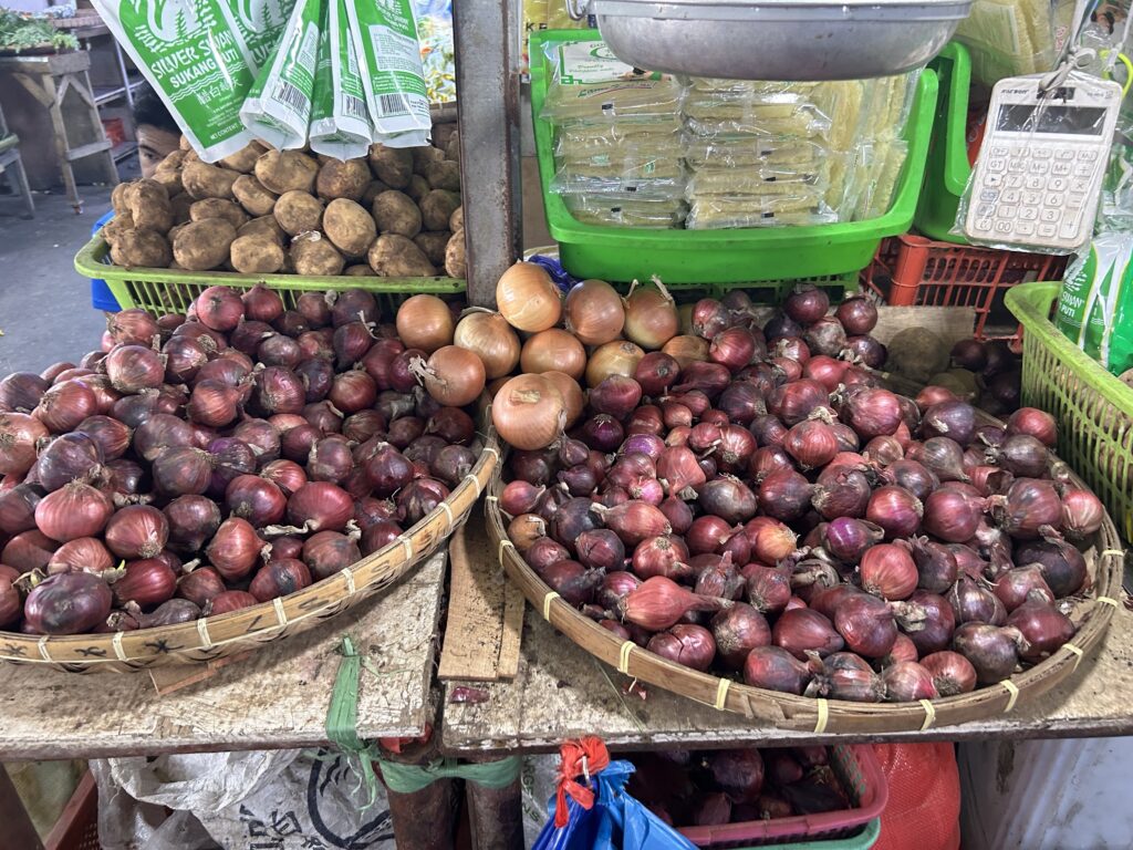 Market Prices Cebu. Onions and other spices are also available at the Mandaue City Public Market. | Emmariel Ares