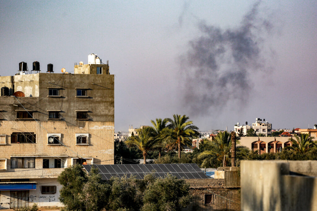 Gaza war rages as major powers push for truce. In photo Smoke billows during Israeli bombardment on al-Bureij in the central Gaza Strip on June 4, 2024 amid the ongoing conflict in the Palestinian territory between Israel and Hamas. (Photo by Bashar TALEB / AFP)