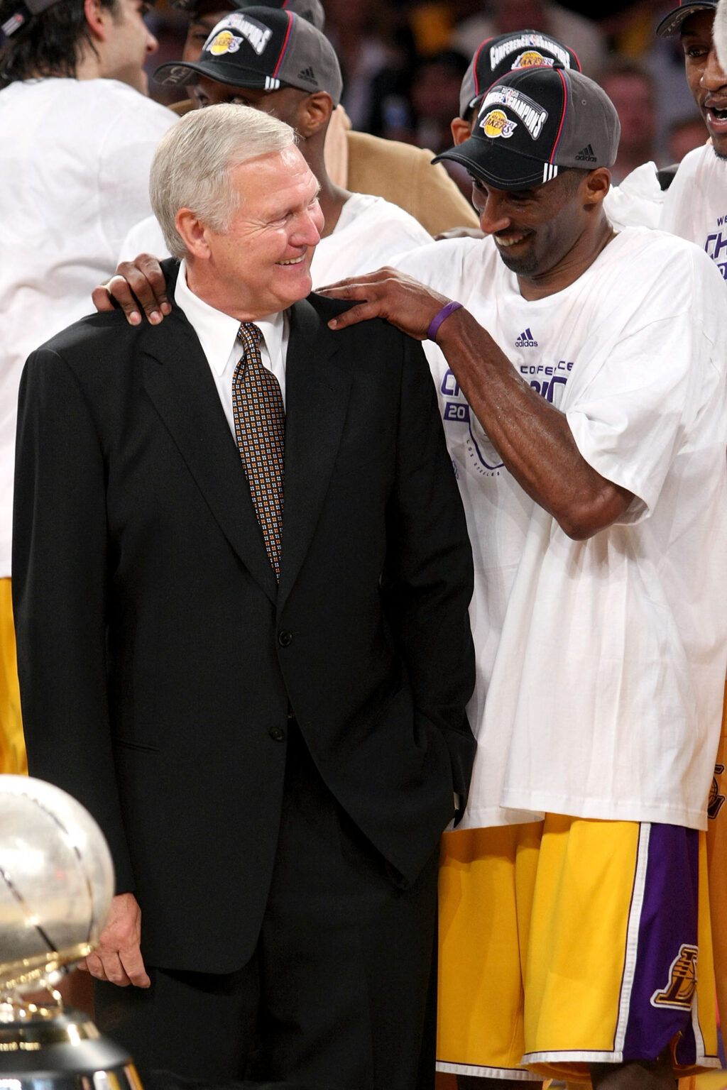 West and Kobe celebrate after Lakers beat Spurs in Game 5 in 2008.