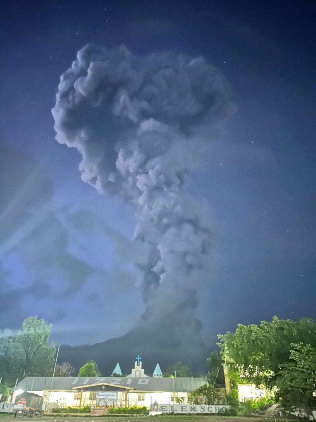 Kanlaon erupts, spews meters-tall plume