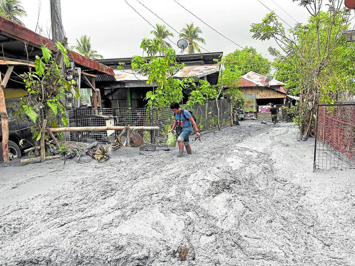 Kanlaon Volcano Eruption: LIVE UPDATES | Cebu Daily News