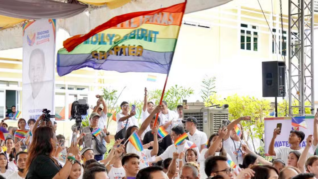 Members of the LGBTQIA+ community in Mandaluyong City get P5,000 cash aid on Monday, June 24, 2024. The assistance comes from Ayuda sa Kapos ang Kita Program (AKAP) of the Department of Social Welfare and Development (DSWD). (Photo from Office of Speaker Romualdez)