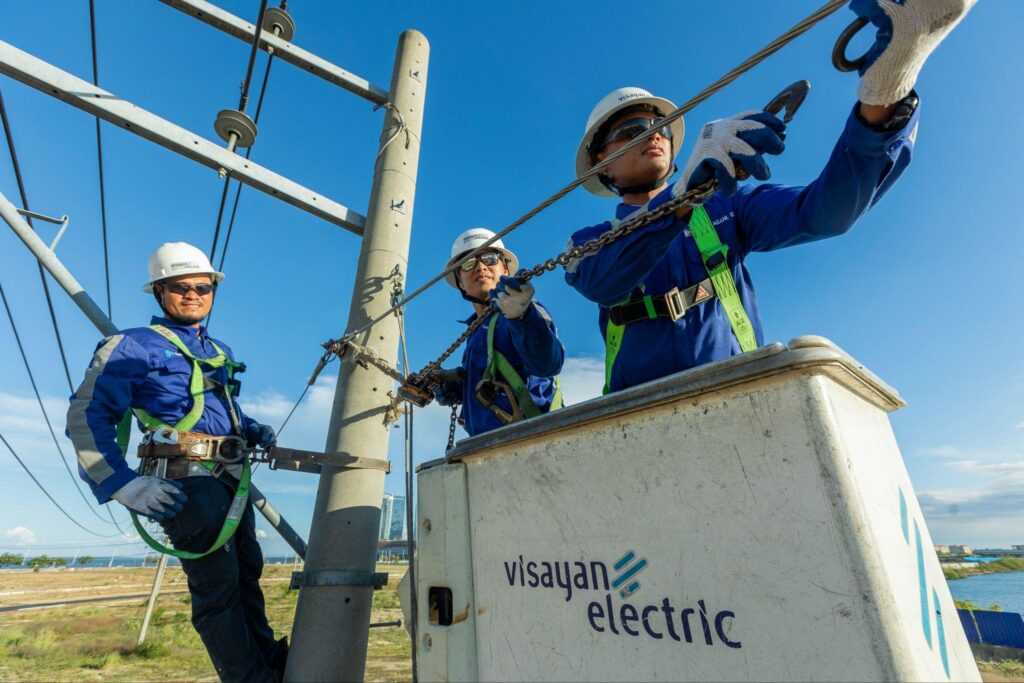 Through Visayan Electric, an AboitizPower subsidiary and the country's second largest electric utility, the unlit sitio of Barangay Bairan, Naga City in Cebu was fully energized. 