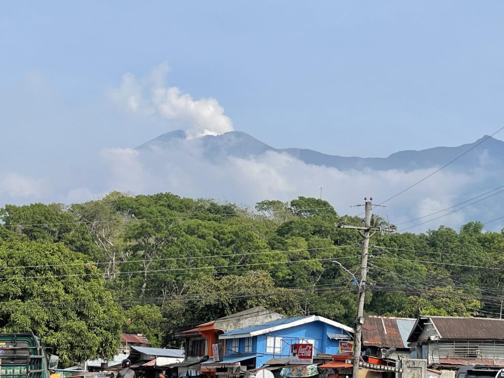 Kanlaon volcano eruption: More than 1,000 residents flee homes in Negros. Kanlaon Volcano as seen from Canlaon City (Photo from INQUIRER Visayas Bureau)