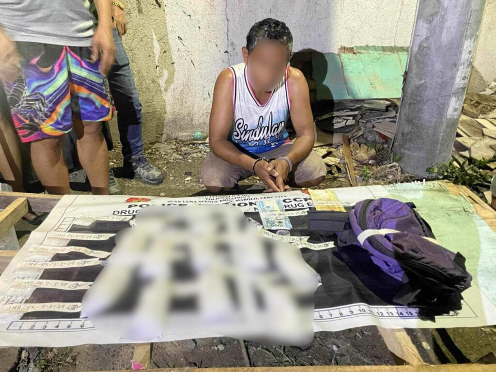 Cebu City drug bust: Jeepney driver caught with P6.8M shabu. In photo is Baldo with the illegal drugs confiscated from him. | Contributed photo via Futch Anthony Inso