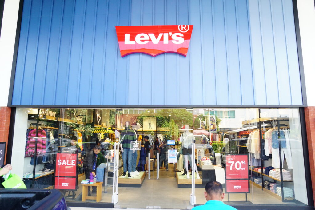 Levis - The Outlets at Pueblo Verde