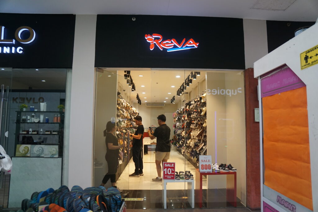 Reva - The Outlets at Pueblo Verde