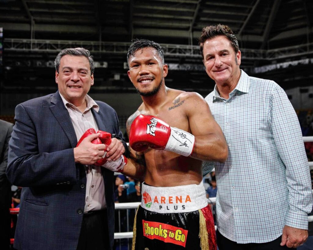 Marcial chooses pro boxing career over Olympic gold medal dream