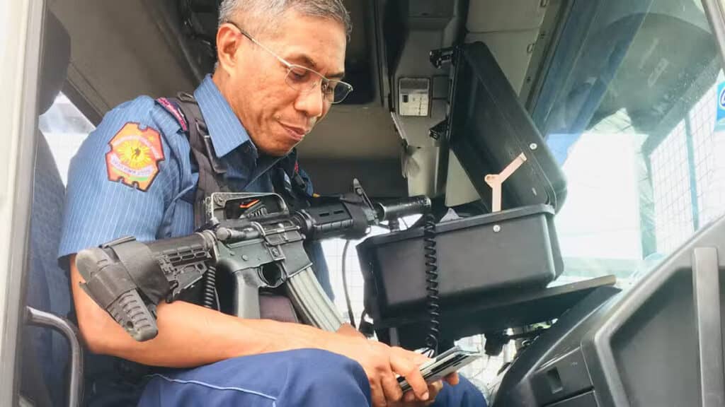 In photo is Davao region police chief Brig. Gen. Nicolas Torre directing his forces onsite. | Germelina Lacorte