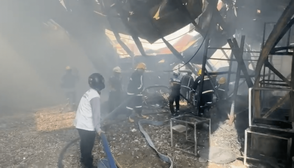 Lapu-Lapu warehouse fire razes P28M worth of properties