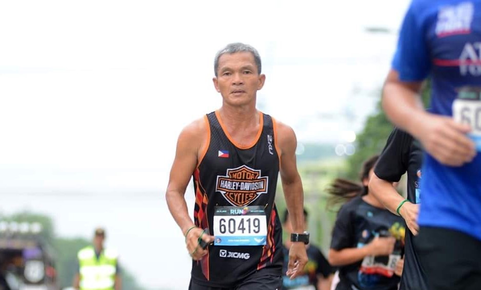 UP Cebu picks veteran coach to strengthen track and field program. In photo is Elberto Banzon in one of the running events he competed. | Photo from St. Ignatius Run's Facebook page.