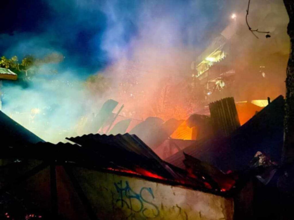 A late Sunday evening fire has razed five houses in Barangay Basak, Lapu-Lapu City. | Ariel Berdon courtesy of Futch Anthony Inso