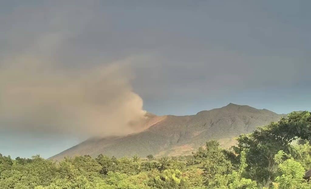 DANGER LURKS. A screen grab of a footage taken on Tuesday by the Phivolcs’ Canlaon City Observation Station camera shows the active degassing from the summit crater of Mt. Kanlaon on Negros Island. Local governments near the volcano have ordered community evacuations amid the increasing unrest of Kanlaon. —Photo courtesy of Phivolcs