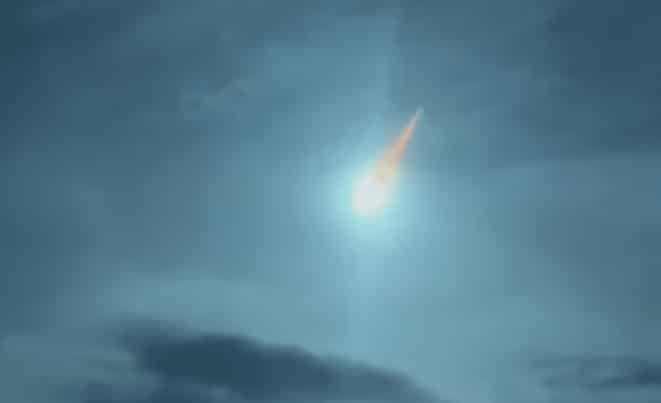 Small meteor: ‘Spectacular fireball’ lights up Philippine sky. In photo is an asteroid, dubbed “2024 RW1,” passed through and lit up the sky over Gonzaga City, Cagayan, at around 12:39 a.m. on Thursday, Sept. 5. (Courtesy of Allan Madelar/Facebook /Inquirer.net)