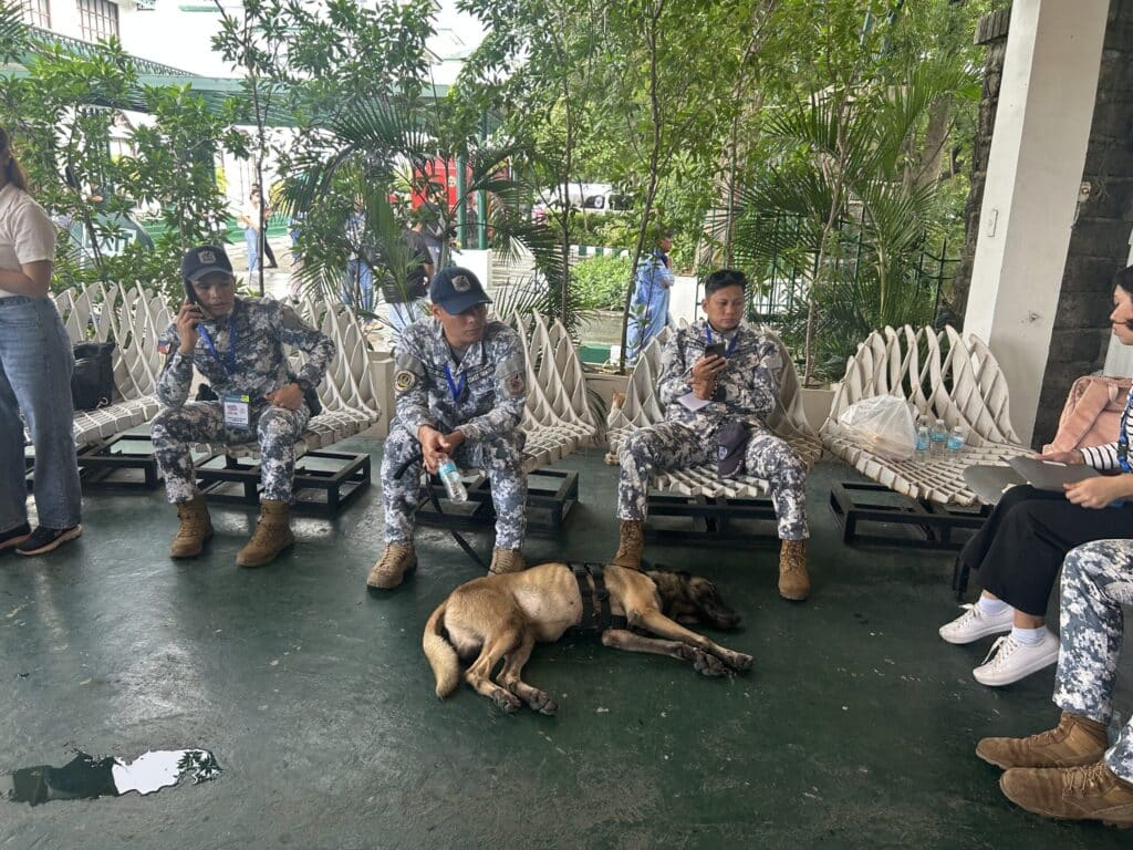 Furry friends join Comelec’s first day of COC filing