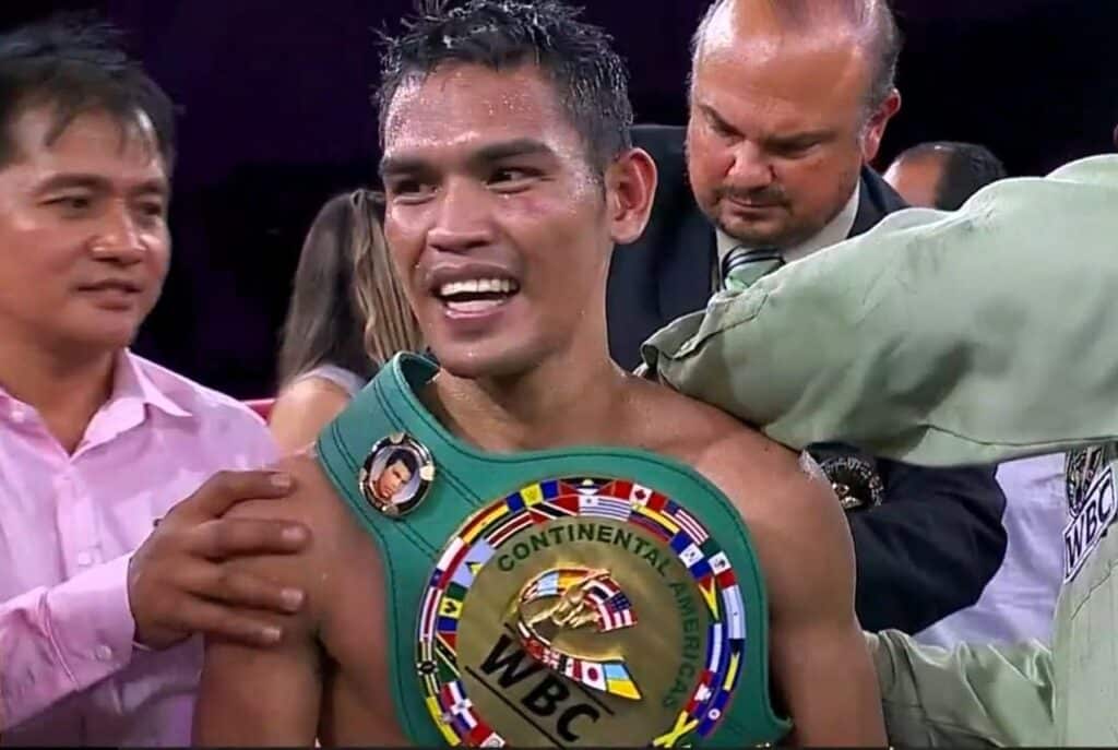 Raquinel shocks Mexican foe, wins WBC Continental Americas title