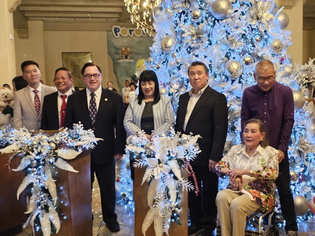 ‘Sparkling Spirits’: Jpark Island Resort & Waterpark Cebu celebrates 15 years with grand Christmas tree lighting