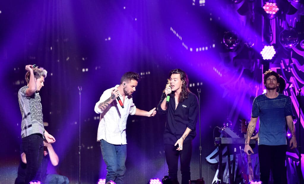 Singers Niall Horan (from left), Liam Payne, Harry Styles and Louis Tomlinson of One Direction perform onstage during 102.7 KIIS FM?s Jingle Ball 2015 Presented by Capital One at STAPLES CENTER on December 4, 2015 in Los Angeles, California. | Photo by Kevin Winter/Getty Images for iHeartMedia/AFP