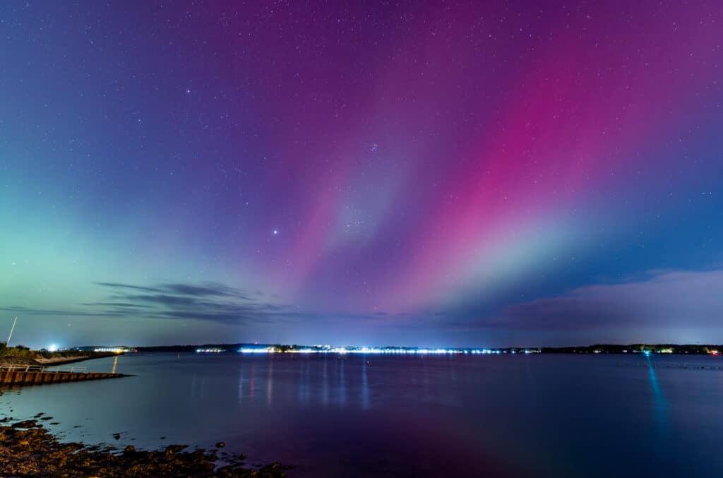 'Party atmosphere': Skygazers treated to another aurora show