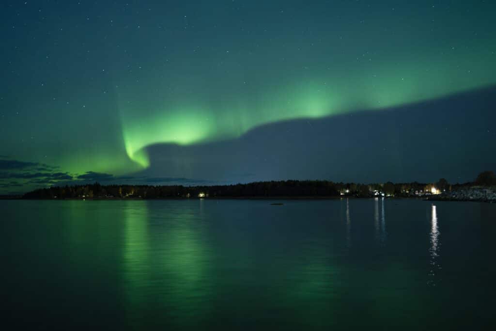 'Party atmosphere': Skygazers treated to another aurora show